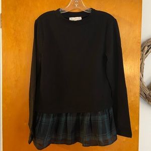 Black plaid flounce sweatshirt